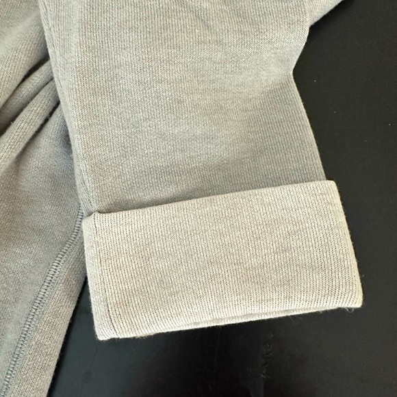 Repeat light gray sweater with 3/4 rolled sleeves - Picture 3 of 4
